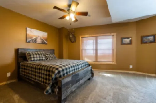 Sunset Riverview Cabin Hot Tub Fireplace, Luxury Cabin with Stunning River Views