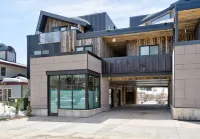 NEW LUXURIOUS RIVERFRONT DOWNTOWN TOWNHOME 4 BED 2.5 BA W/ HOT TUB - 4-Star