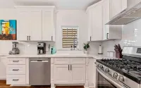 Neon Moon ...Spacious 5-bedroom house steps from Campus and Downtown Lafayette
