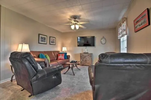 "REEL CATCH" 5 minutes from BEACH & FISHING CENTER!