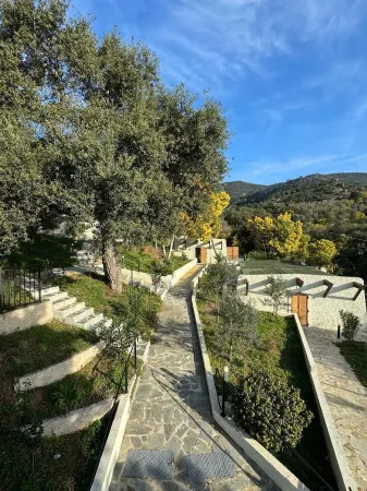 Apartement Avec Terrasse A 10 MN DES Plages A Pieds