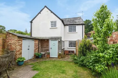 The Secret Cottage in the centre of historic Kimbolton village, Cambridgeshire Hotels near Tesco Extra