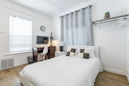 8032-3 Blocks to Mayo-Sale Cute Studio on Main Floor 8032