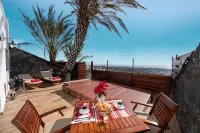 CORNER OF THE OCEAN. POOL-JACUZZI-CLIMATIZED SPA. SEA VIEWS-WIFI- SATELLITE TV