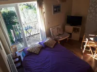 £85/night cosy annex in the beautiful  suburbs of Nottingham. Close to shops! Hotel dekat Newstead Abbey