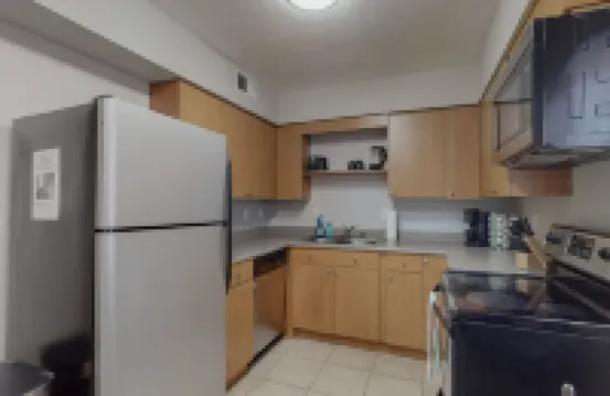 Gated Uptown Condo, 2bd/1ba, KING bed added