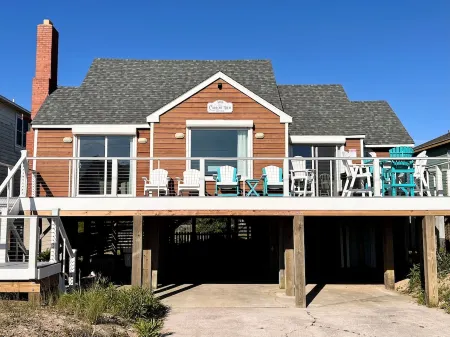 Stunning Ocean Views - Hot Tub - Cottage with Character - 5 Stars!