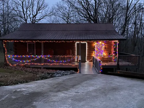 Cabin 3 is a Quiet log Cabin on Lookout Mountain 2 bedroom 2 bath