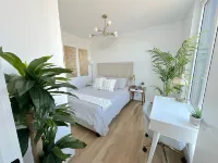 Modern Guest Suite with Large Private Terrace Williamsburg 威廉斯堡住宿飯店