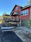 Spacious 3-Story Home, 4 bedrooms, Sleeps 12, Easy Trailer Parking