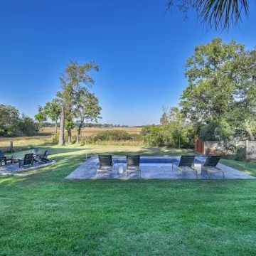 Peaceful 3Br, Private Pool & Marsh Views Minutes from Charleston & Beaches