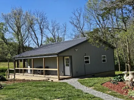 Peaceful, Quiet and Country with 2 bedrooms and WiFi, AC in marvelous Morrow