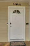 The Bear Den: Rehabbed Home Near the Branson Landing - Country Houses