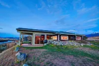 Riverfront property with the best views in Paradise valley! Hotels in Pray