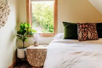 Lakeview☀️Near Stowe🥾4 Bedroom👨‍👩‍👧‍👦Hot Tub🥂Mountain View🏔Canoe🛶Game Room🎱Swimming🏊‍♀️