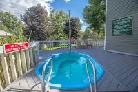 Stunning 2BR with Mountain Views - Nordic Village - Hot Tub