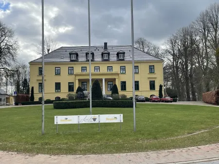 Beautiful apartment Ostseeblick for 5 people, comfortable, quiet and close to the beach! Отели в г. Дассов