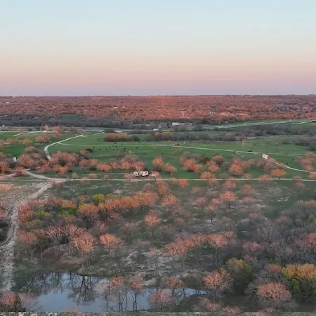 Romantic Stay in Beautiful New RV on 30 Acres