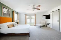 PARADISE VALLEY OASIS - Private Pool with spacious backyard. Hotels near Kierland Commons