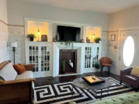 Cane River Living Downtown • Historic District • Walk to Front St • 5 Bedrooms