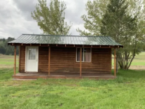 The Bear Cabin a rustic ranch cabin 卡里布縣酒店