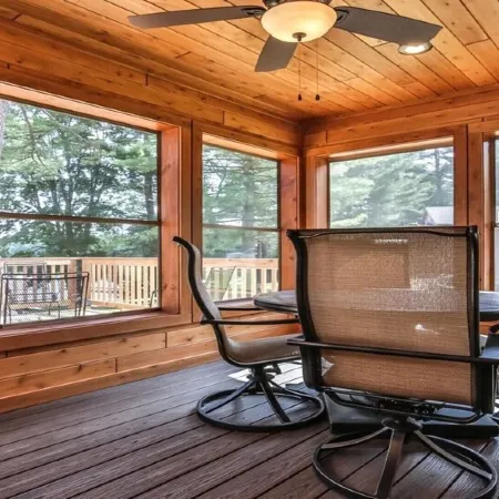 Whitetail Ridge: Lakefront Home, FREE Wi-Fi/Firewood, Generator, No Cleaning Fee