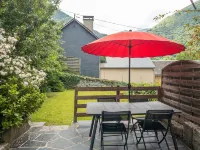 Cauterets unusual cottage heated pool, WIFI Hotels in Cauterets