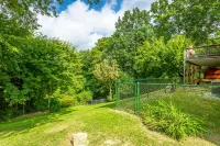 Lookout Mtn View! STEAM Shower, Fenced Yard 🐶⛰️