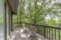 Mountain Getaway Nestled In The Foothills of The Blue Ridge Mountains.