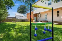 Modern House, Fully Fenced, Private Balcony, Fire Pit, Close to Ski Resorts