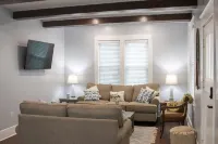 Cozy Cottage within walking distance of downtown! Hotels in Bristol