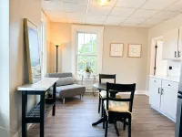 Charming 1-bedroom apartment with WiFi, AC in lovely Saco