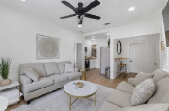 Luxury Home— Midtown; Huge Backyard; Mardi Gras