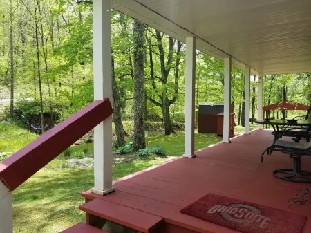 Nestled in the heart of the Hocking Hills.... Hummingbird Holler