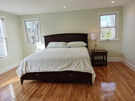 Beautiful home in Orleans. Park, Beach, Lake & Ocean.  Telsa charge