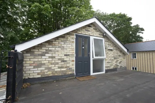 The Den - King BED 5 min Walk to City Centre