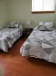 Cottage on Lake Erie with beach access .Local wineries
