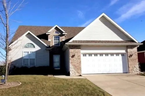 Beautiful, luxurious 4-bed, 3.5 baths w/recreation
