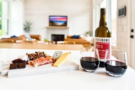 ⛰️ Newly Built Alpine Cabin 2023 - Mountain Views + Walk To Town - Hot Tub