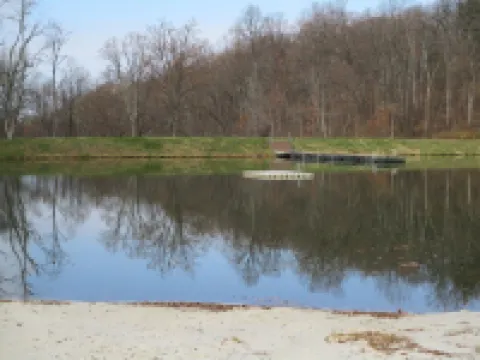 Blue Mountain Cabin, secluded, perfect for couples, near main road Hotels in Warren County