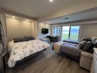 Lakefront Studio Condo~Step into the Lake at Spader Bay