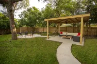 Mayfair Forrest Retreat !Come and Enjoy our Clean and Spacious home sleeps 18! Hotels near Willa Springs