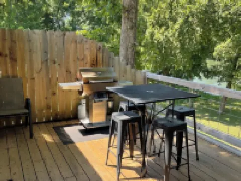 Spectacular Cabin on the White River! Hotels in Izard County