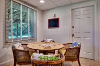 TWO BLOCKS FROM MAIN ST 5 BDRM/ 3 BA, WiFi. HD. - con encanto