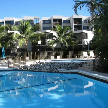 Beautiful Remodeled Condo 2B 1.5Ba