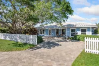 Blue Banyan Boathouse w/POOL/DOCK!