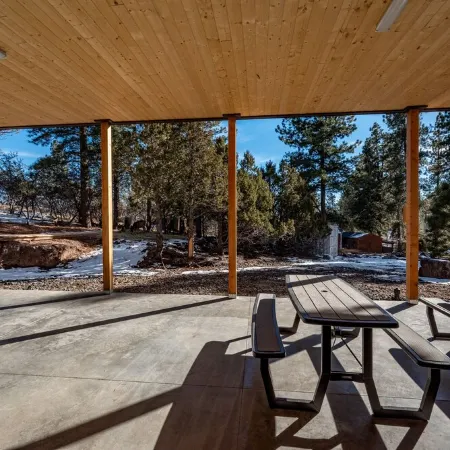 Cabin Lodge at Panguitch Lake Sleeps 18, wifi, good roads, year round access