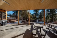 Cabin Lodge at Panguitch Lake Sleeps 18, wifi, good roads, year round access