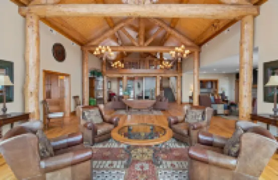 Breathtaking Views with 3 King Bedrooms! the Perfect Mountain Getaway!