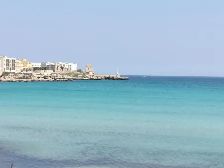 COMFORTABLE AND DELIGHTFUL THREE-ROOM APARTMENT ONE STEP FROM THE CASTLE OF OTRANTO